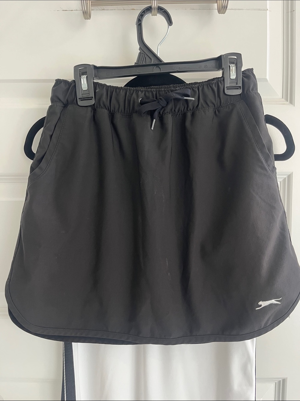 Slazenger Golf White and Black Sleeveless Zip-Front Tank Top and Skort - Picture 2 of 6